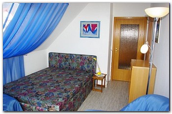 Schlafzimmer-klein: Monteurunterkunft, Monteurwohnung Sachsenheim-Hohenhaslach (Bild 2)