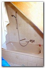 Badewanne / Dusche: Ferienwohnung Sachsenheim-Hohenhaslach (Bild 1)